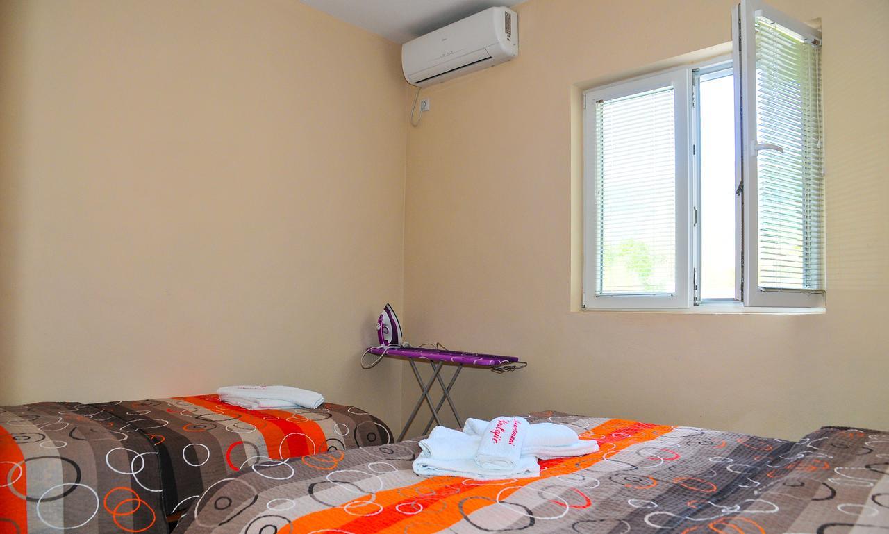 Apartmani Bulajic Tivat Eksteriør bilde